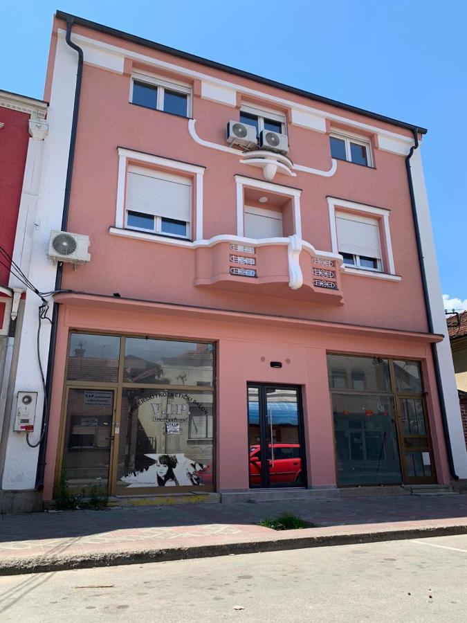 Pink House Apartments Jagodina Ngoại thất bức ảnh