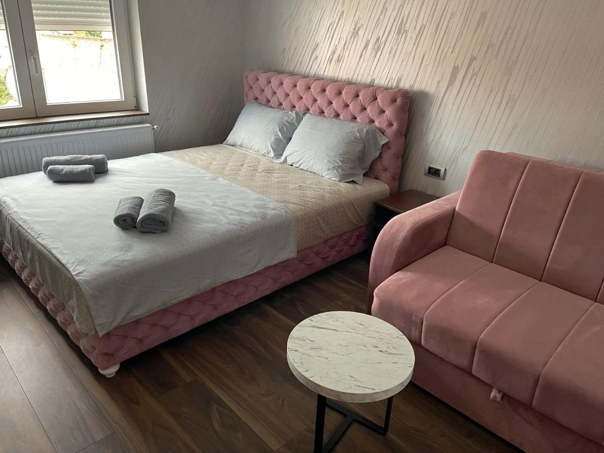 Pink House Apartments Jagodina Ngoại thất bức ảnh