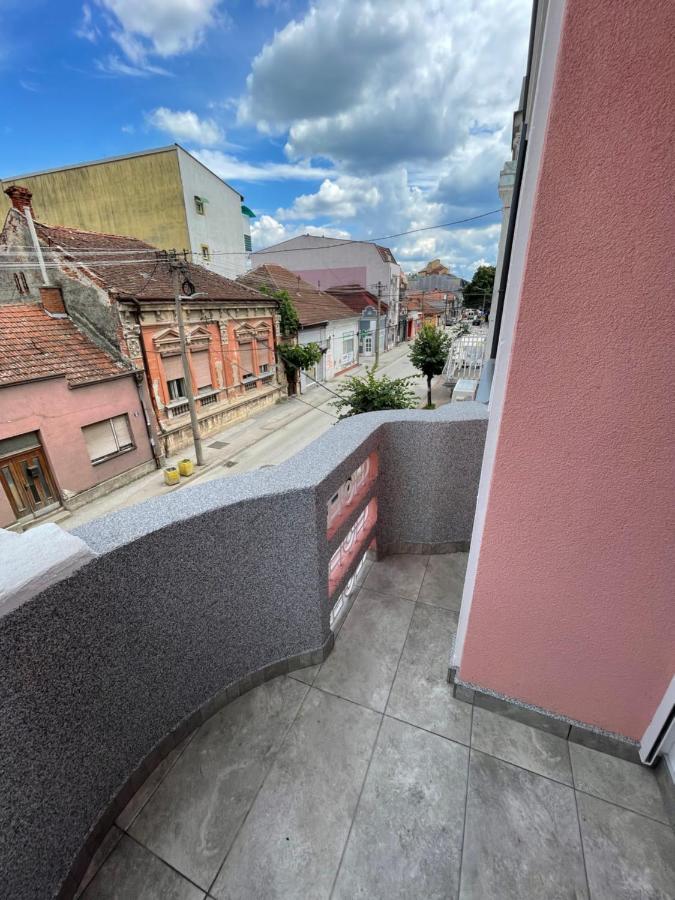 Pink House Apartments Jagodina Ngoại thất bức ảnh