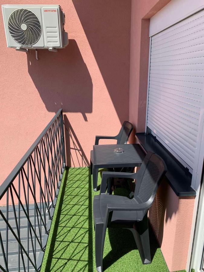 Pink House Apartments Jagodina Ngoại thất bức ảnh